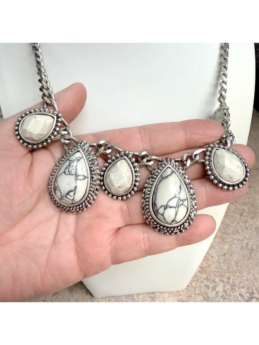 Express Statement Bib Necklace Silver Tone White Faux Howlite Turquoise Teardrop - Picture 2 of 4